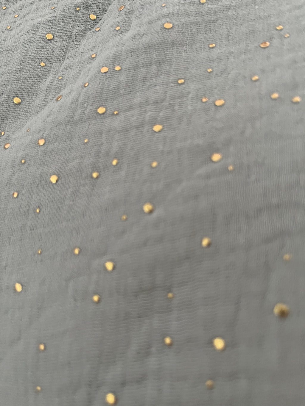 Ensemble abaya & khimar en gaze de coton vert d’eau avec touche de doré ✨