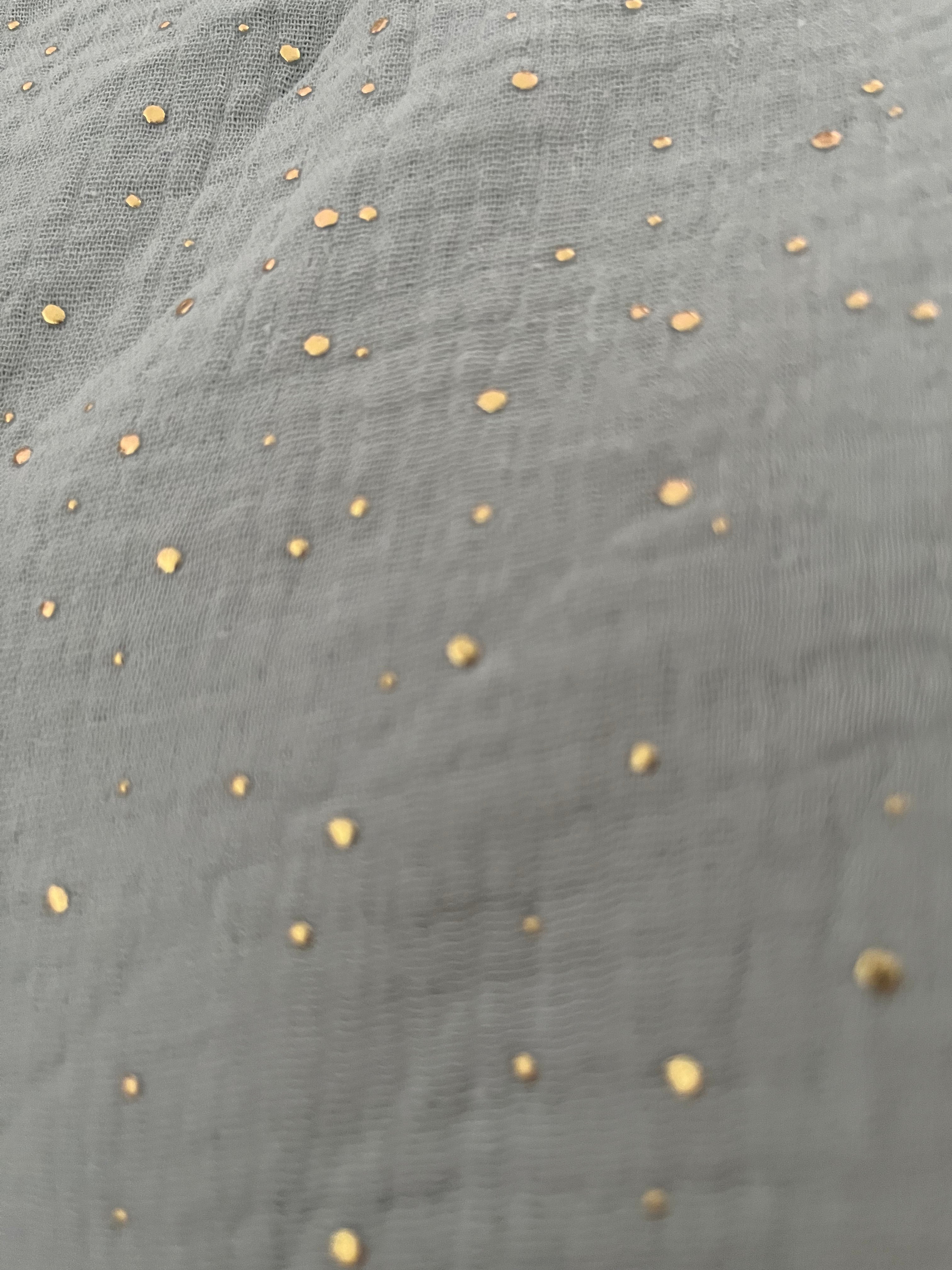 Ensemble abaya & khimar en gaze de coton vert d’eau avec touche de doré ✨