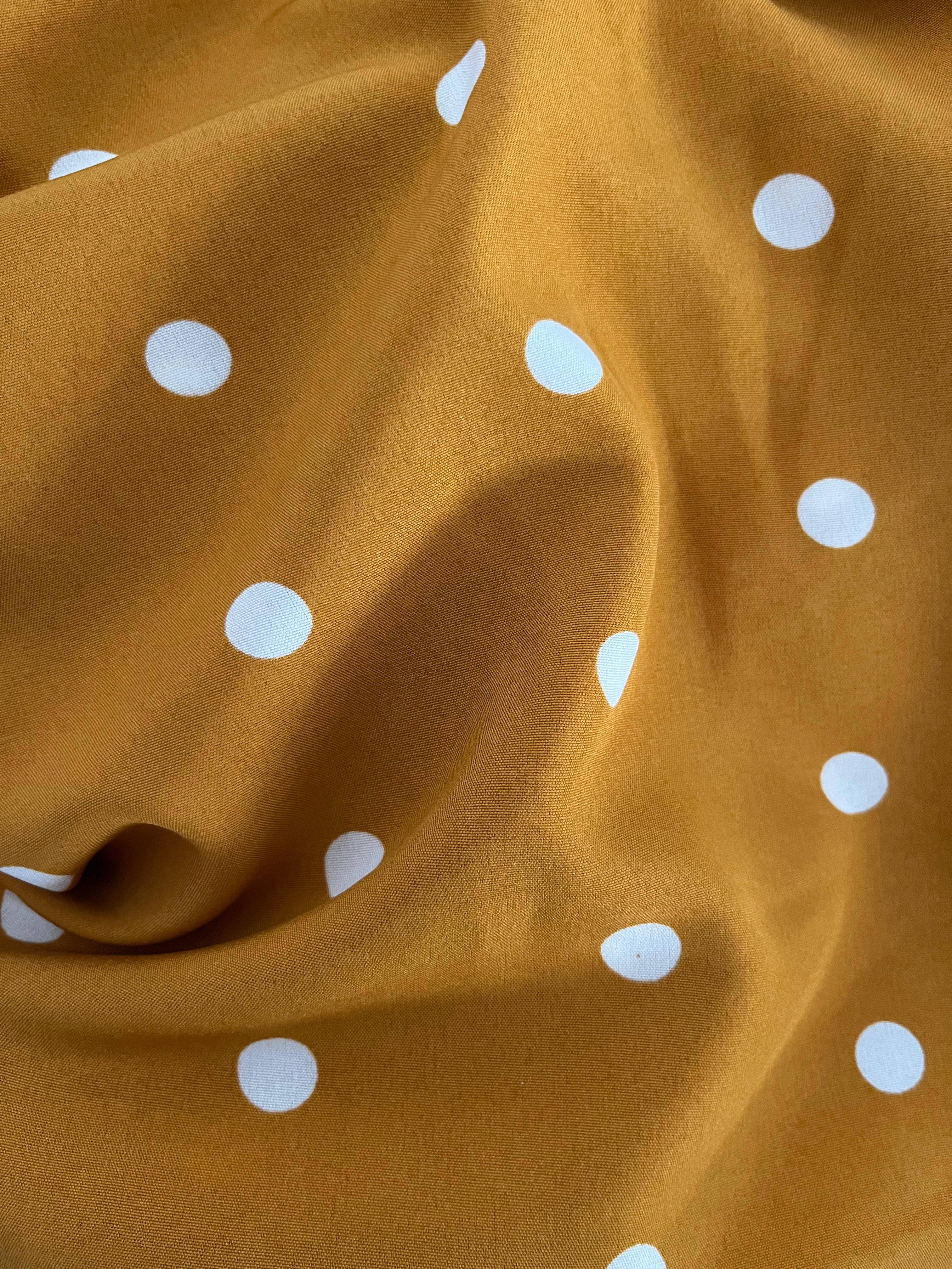 Robe longue à pois moutarde 🏵️